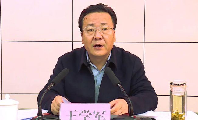 海原县小学校长引领教育创新，塑造未来之光新篇章