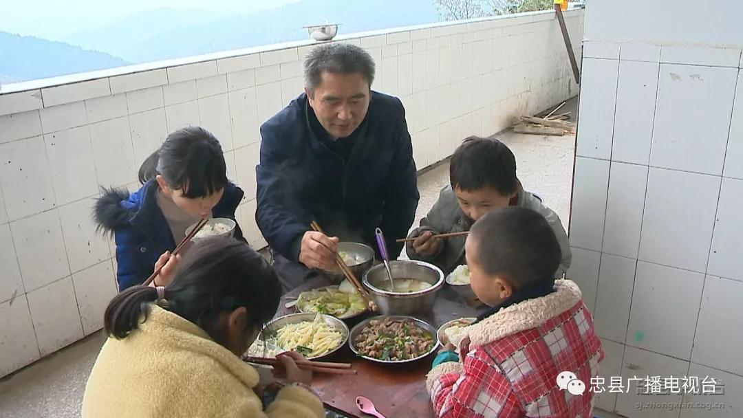 忠县小学最新动态报道